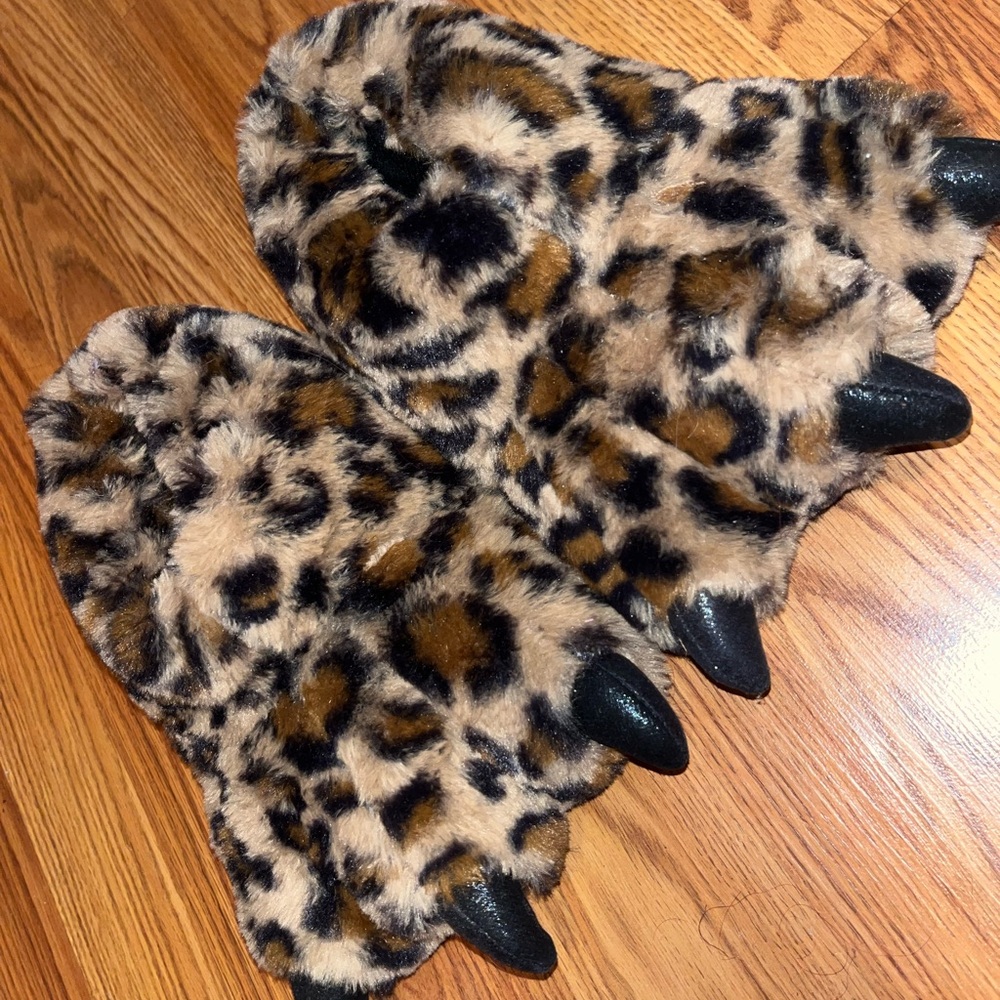 Leopard Print Claw Slippers